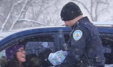 You are currently viewing Dread To Joy: Police Give Drivers The Surprise Of Their Lives
